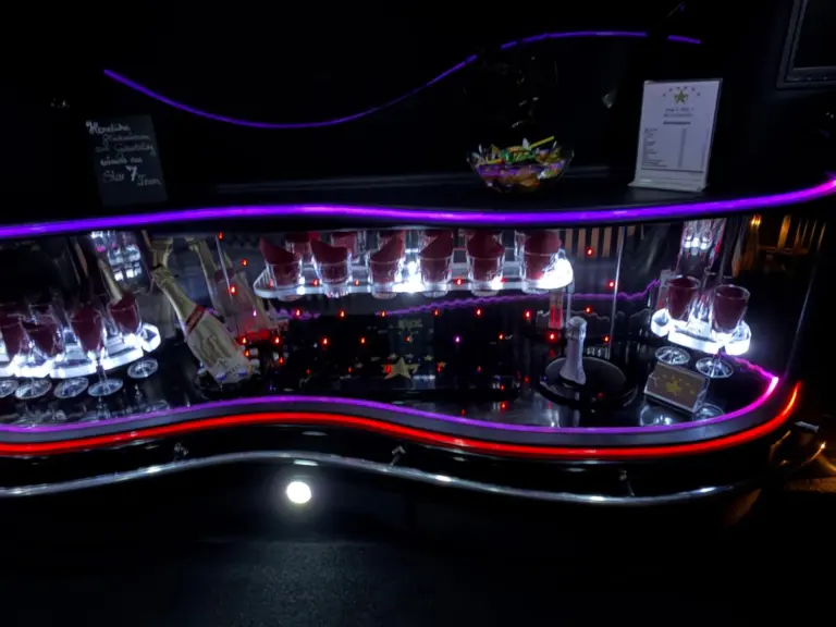Bar in einer STAR-7-Limousine