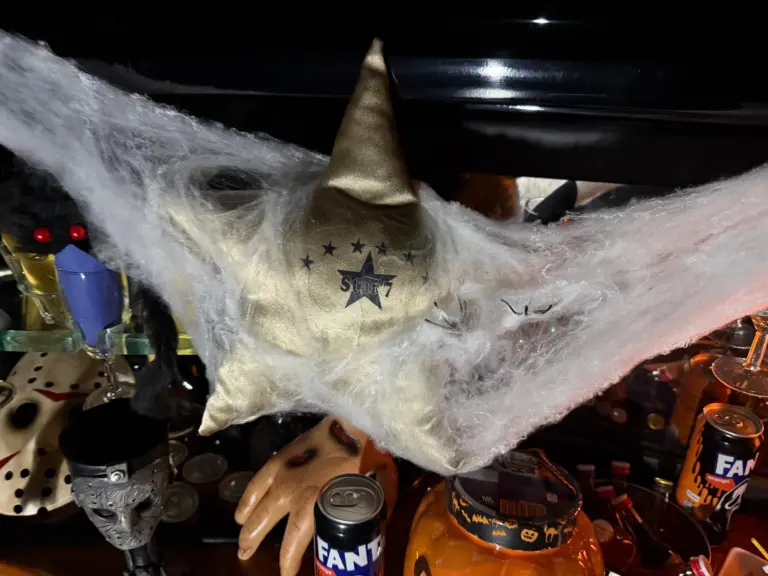 Halloween-Dekoration in einer STAR-7-Limousine