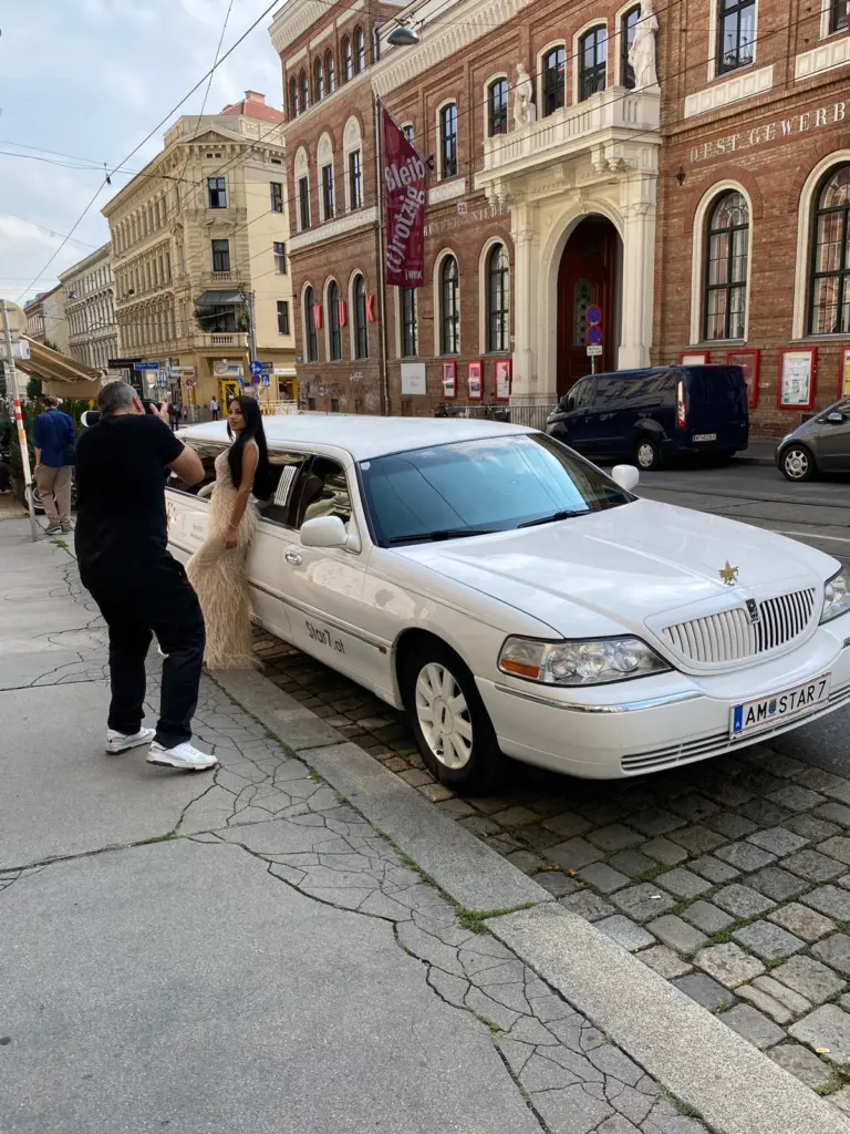 Fotoshooting mit einer STAR-7-Limousine